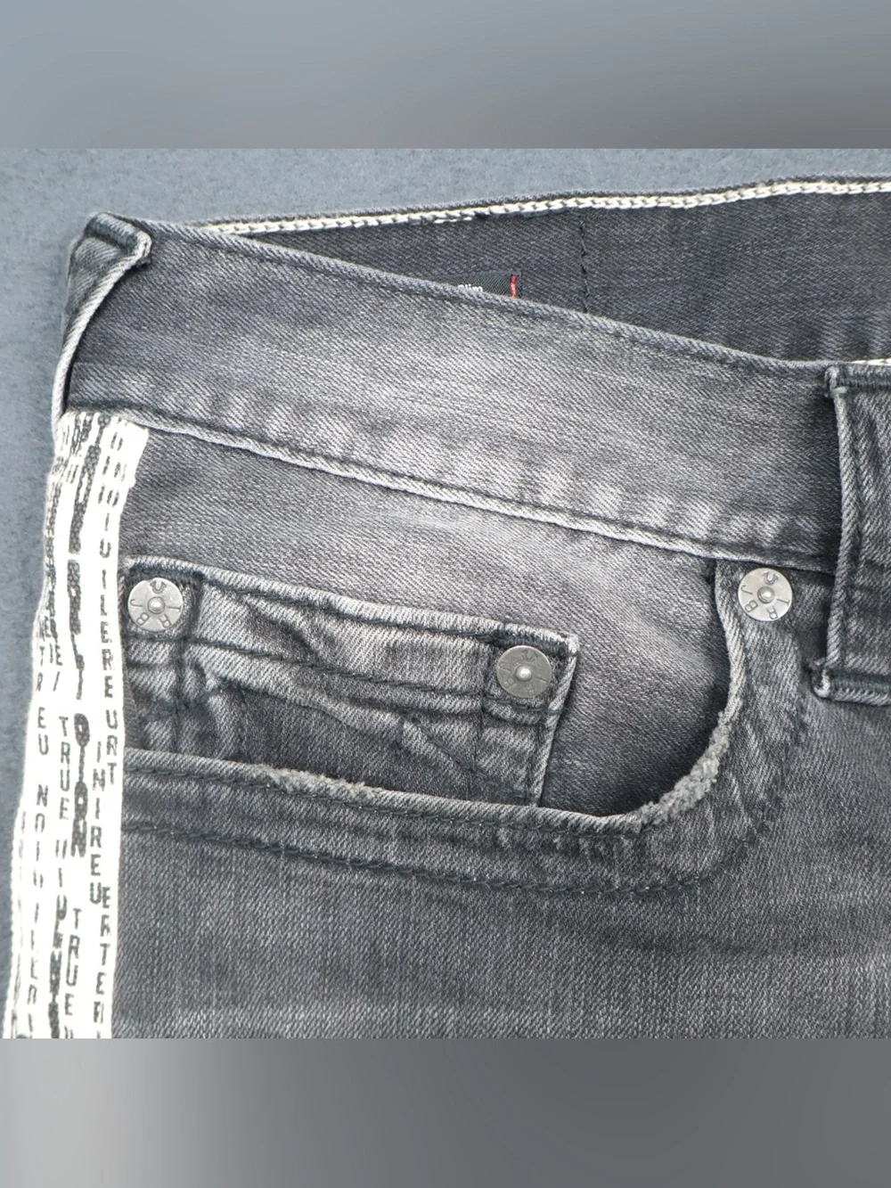 True Religion Geno Men's Distressed Denim Shorts Size 34 Gray Relaxed Slim